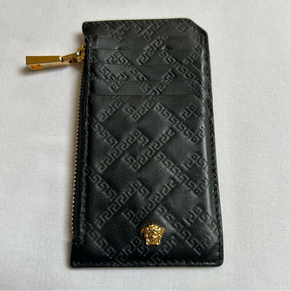 •Versace Black Leather Embossed La Grecca Medusa Cards Holder Zip Coins Wallet - Picture 1 of 14